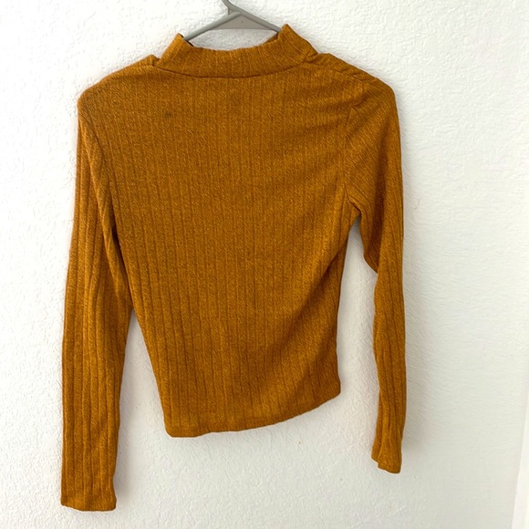 long sleeve gold sparkly top, size small from H&M! - Picture 2 of 4